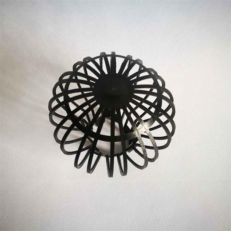 Plastikowa osłona rynny siatka sferyczna cienka praktyczna trwała osłona rynny czarna sferyczna konstrukcja