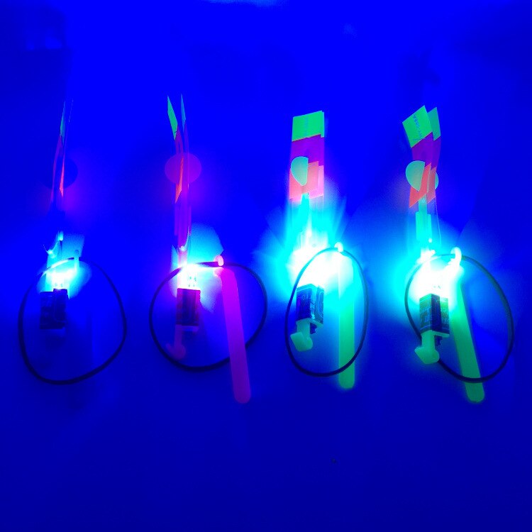 Bamboe libel met licht schietende raket vliegende parachute hemel ufo buiten nacht spel speelgoed voor kinderen