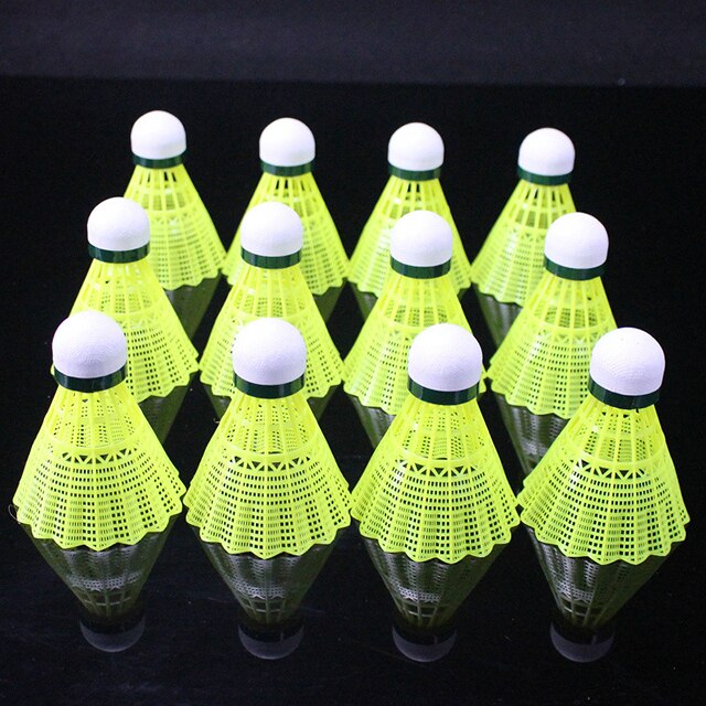 YXTC Nylon Badminton dauerhaft Federbälle Badminton Vögelchen Bälle für freundlicher Erwachsene drinnen draussen Sport Aktivitäzehn Anfänger: 12stck gelb