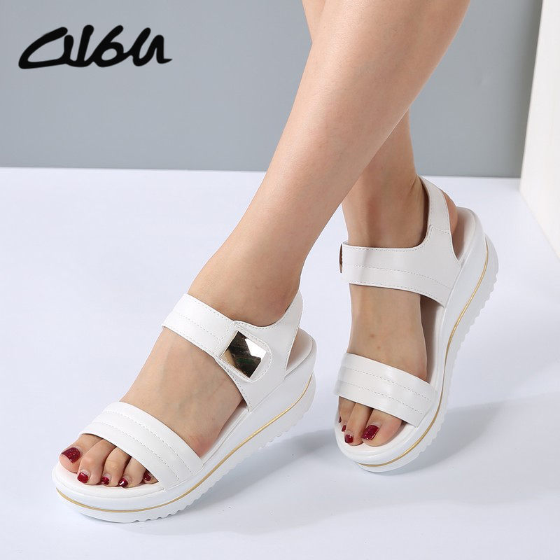 Grote Brand VERKOOP Zomer Vrouwen Sandalen platform hak Lederen metalen Zachte comfortabele Wig schoenen dames casual sandalen wit