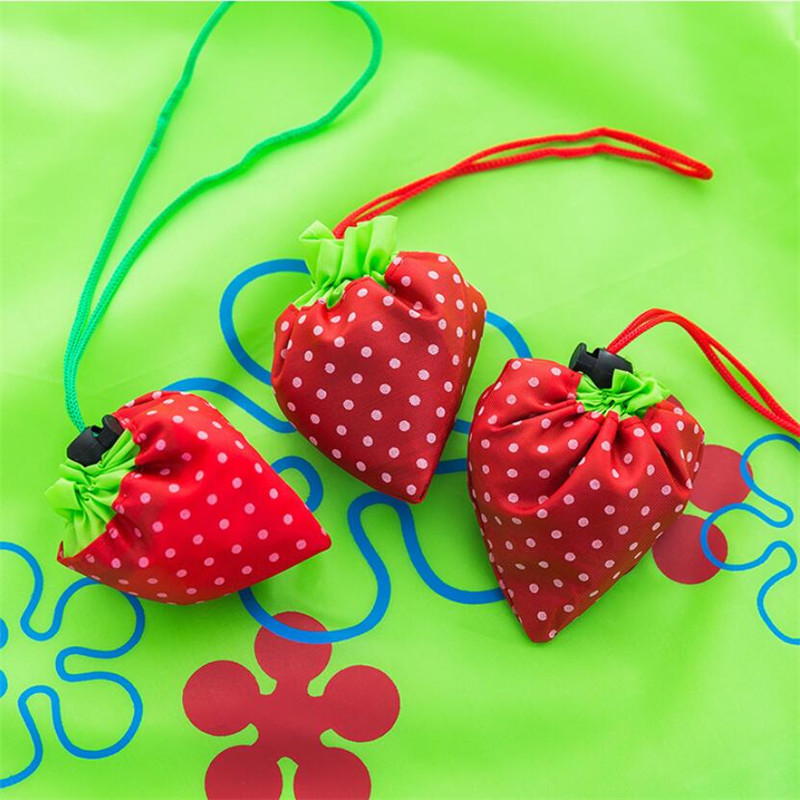 1pc miljøvennlige oppbevaringsposer håndveske jordbær sammenleggbare handleposer gjenbrukbare sammenleggbare dagligvareposer i nylon