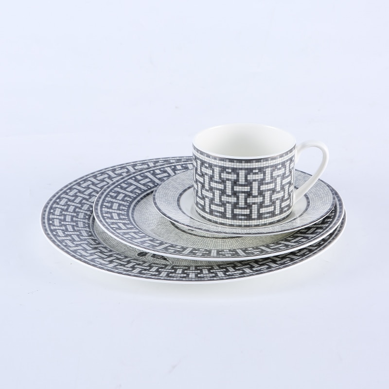Classic European Bone China Coffee Cups and Saucers Tableware Coffee Plates Dishes Afternoon Tea Set Home Kitchen