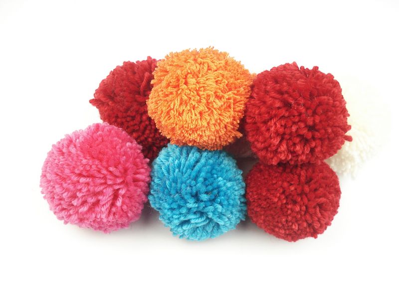 8 Stuks 4 Maten Pom Pom Maker Plastic Pompon Set Clover Pluizenbol Wever Needle Craft Knitting Tool Diy Naaien gereedschap Kleur Willekeurige