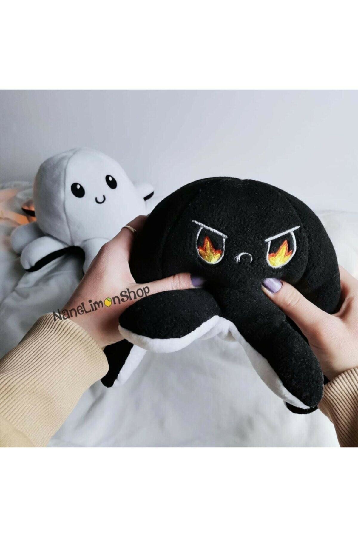 Alfa Stimmung kissen mit weißem und schwarzem oktopus