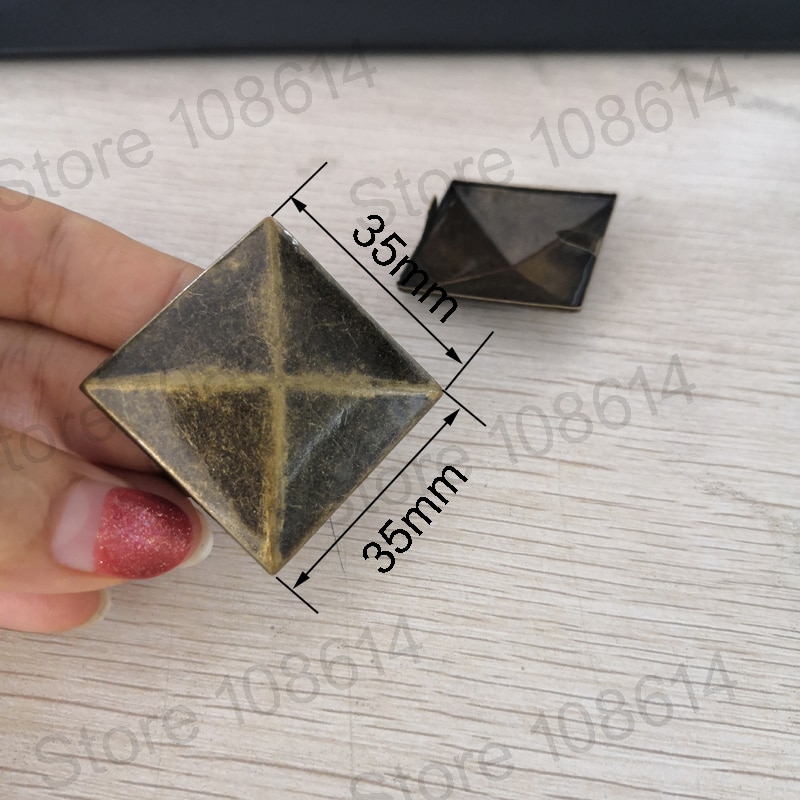 35mm biger pyramide 4 griffes rviets pour cuir carré rivet goujons et pointes pour vêtements remaches para cuero tachas para ropa: Antique En Laiton
