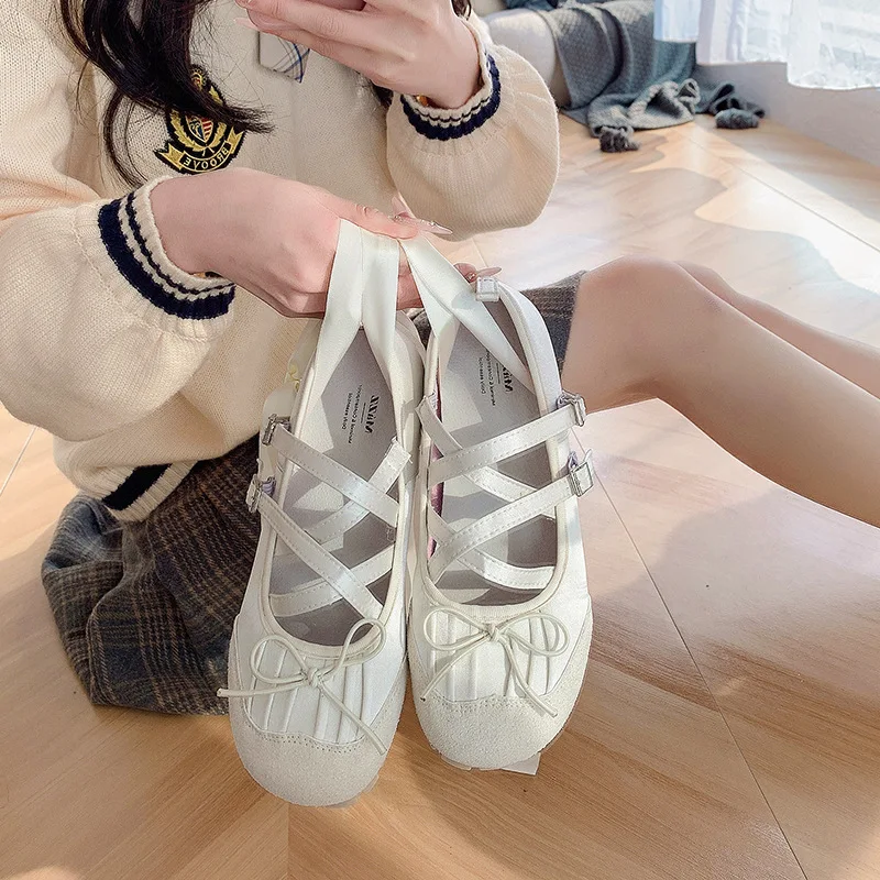 Vrouwen Ballet Flats Schoenen Mode Elegante Cross Strap Schoenen Dames Outdoor Jurk Flats Mode Ondiepe Ballerina Schoenen 2025: Beige / 35