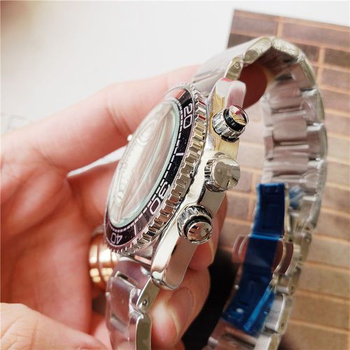 Mannen Mode Hoogwaardige Leisure Quartz Horloge Waterdicht Horloge Hoge Gradea