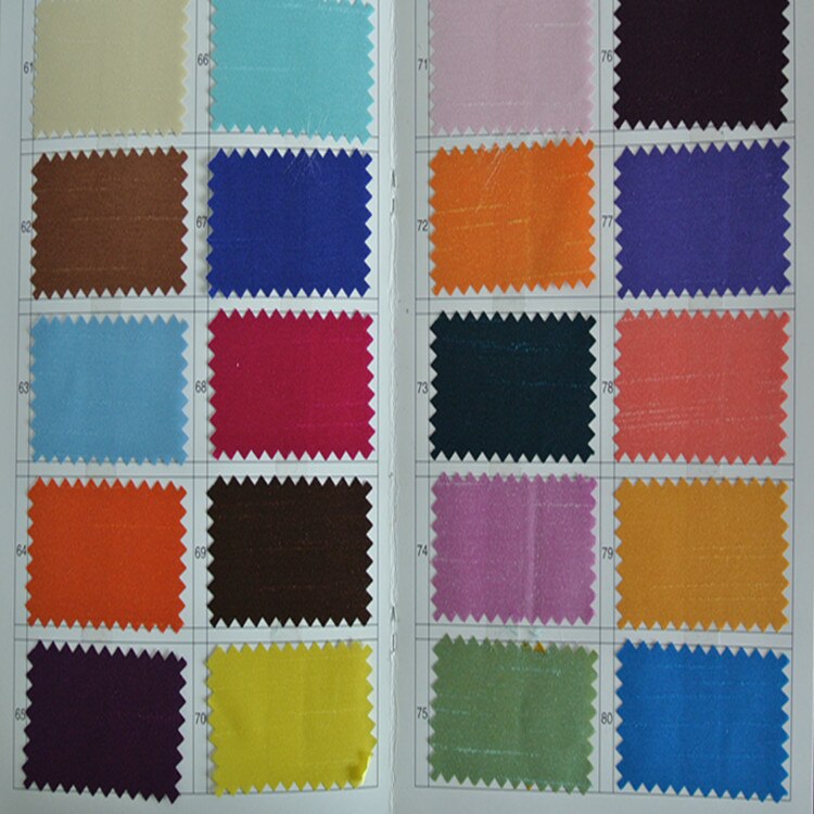Satijnen hemdje met strikdetail op de rug Groen Satijnen hemdje met strikdetail op de rug Groen