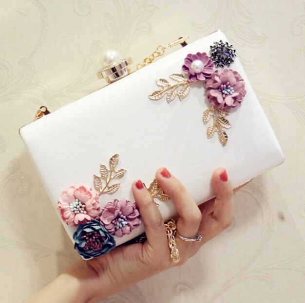 Mode Vrouwen Tas PU Leer Avondtasje Handgemaakte Bloemen Luxe Handtassen Clutch Purse Chain Schoudertas Bruiloft Zakken: WHITE