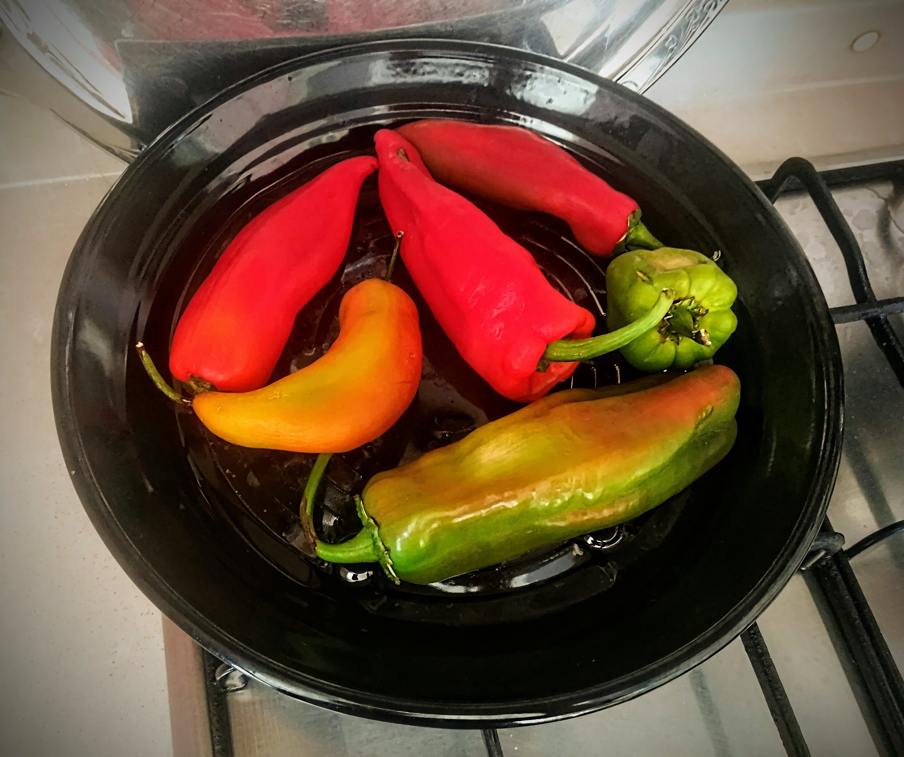 Gas Stove Top Roasting Pot Pan Vegetable Meat Roasting Apparatus 32x32 CM Gas Cooker Hob Non-Combustible and Non-Stick Accessory