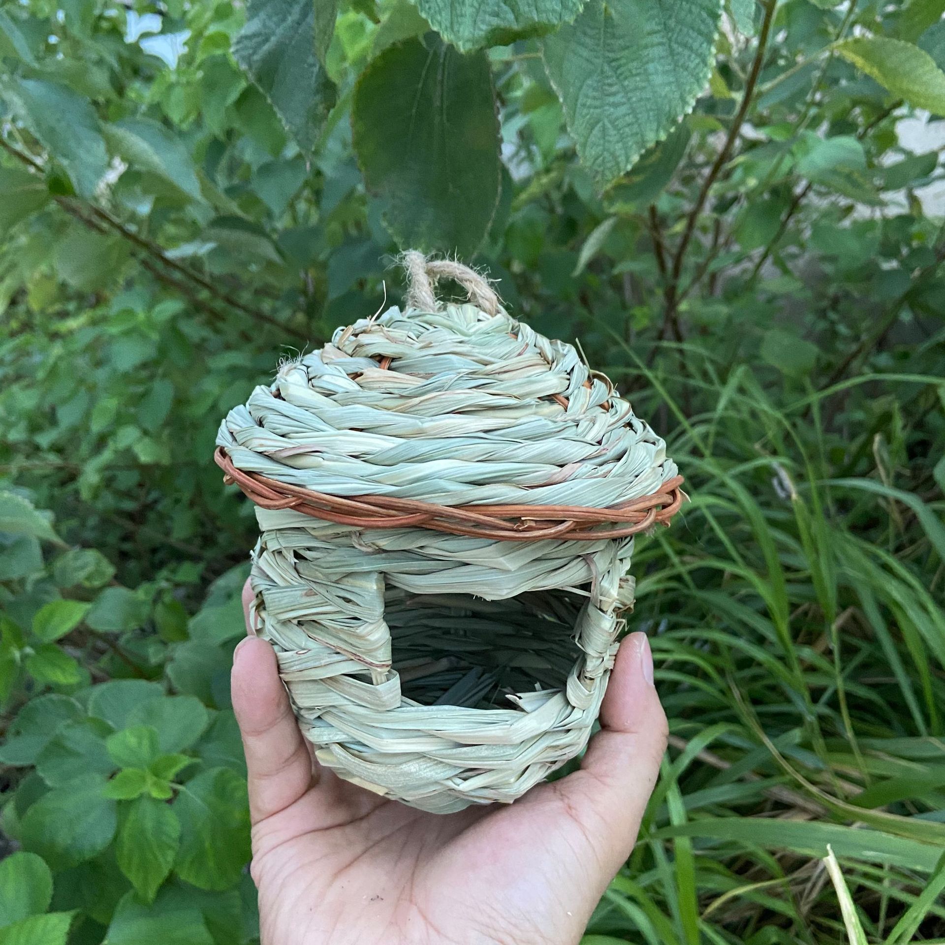 Hand-woven ornaments bird nest ecological bird cage decoration garden natural landscape bird nest bird catcher parrot aviary