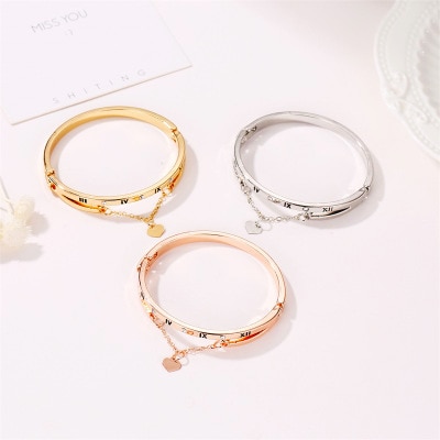 Korean version of the best-selling wild love geometric bracelet watch accessories to send girlfriends birthday