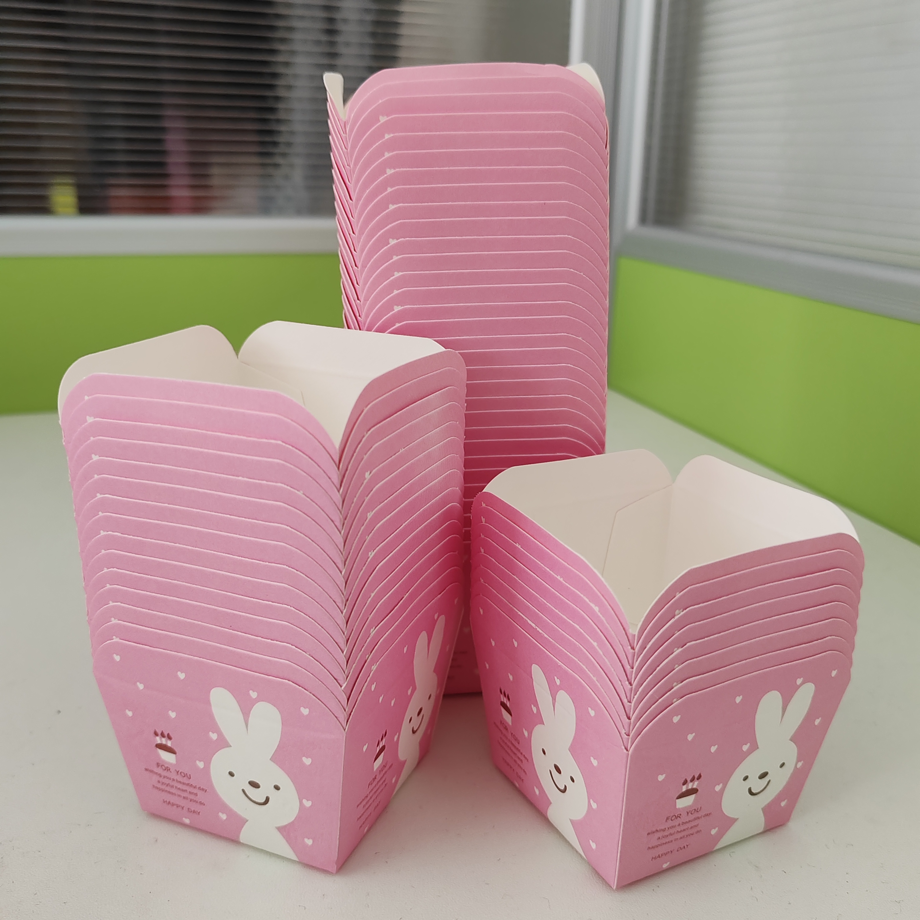 50pcs Cupcake Baking Cups Square Cupcake Liners Disposable Baking Wrappers Muffin Cups Desserts Holders for Weddings Birthdays: Dark Khaki