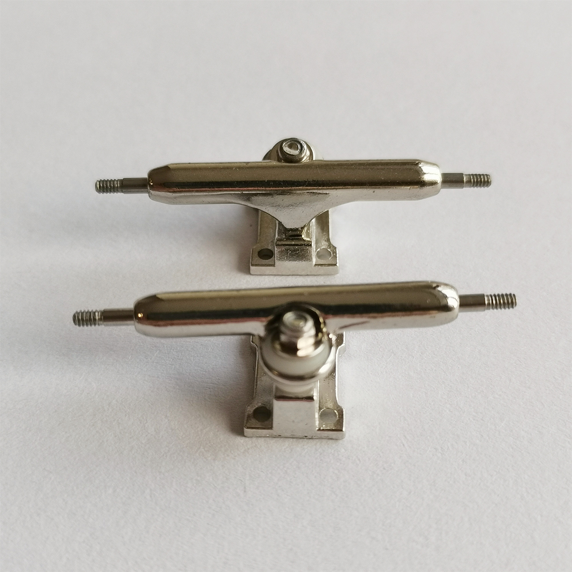 Camión de un solo eje con diapasón de 34mm y 32mm para patineta de dedo, Mini monopatín, juguetes para niños