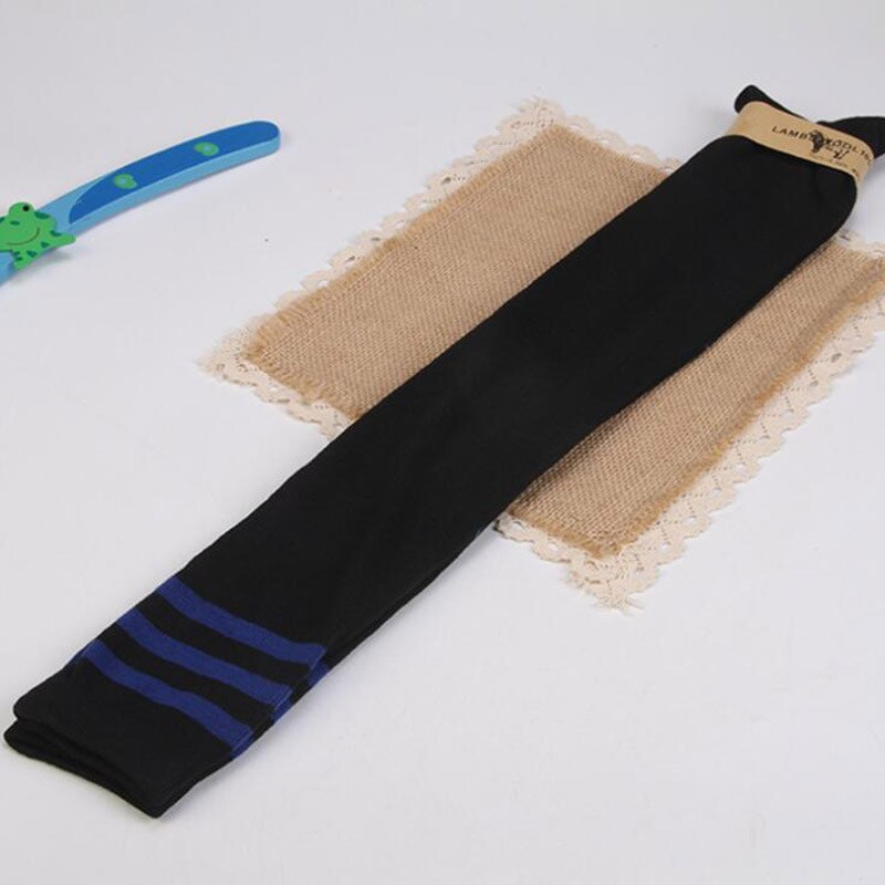Over knestrømper svart hvit blå rød lang stripe sokker japansk tegneseriestrømper for kvinner jenter cosplay: Sort og blå