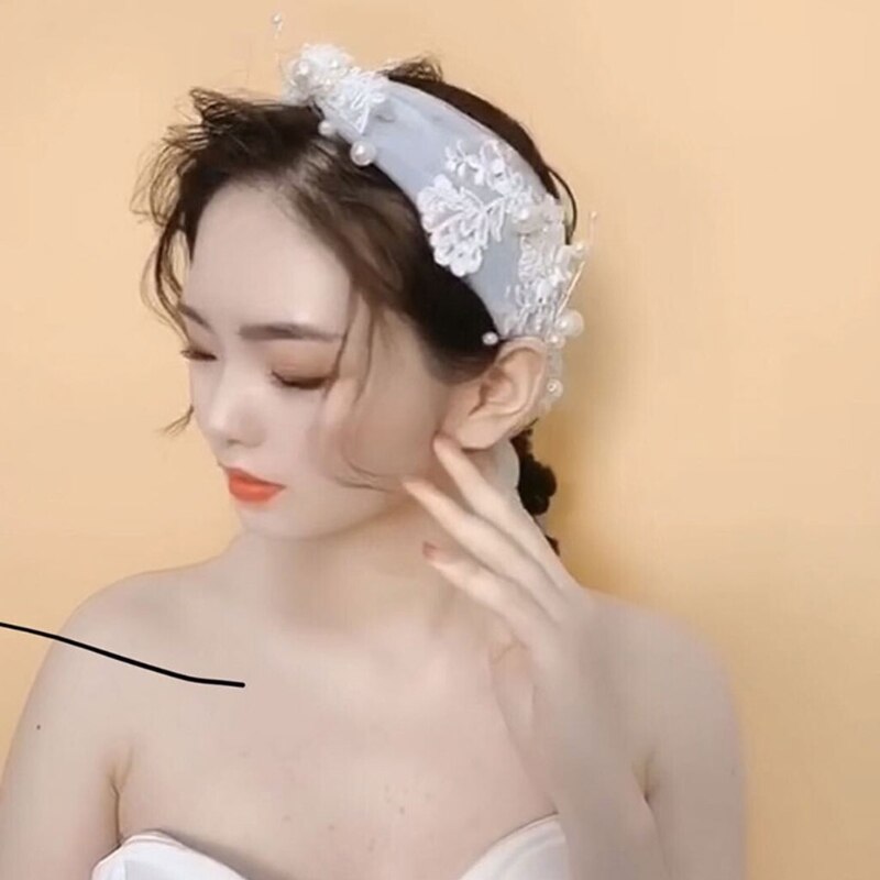 Women Lace Pearls Short Wedding Veil Cathedral Ivory Bridal Headdress Bride Marriage Accessory