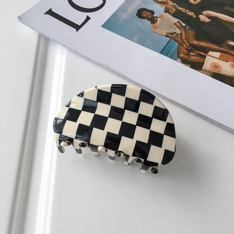 Korea 8.7cm Black White Plaid Checkerboard Claw Clip Acetate Semicircular Shell Grid Lattice Hair Claw For Woman: A