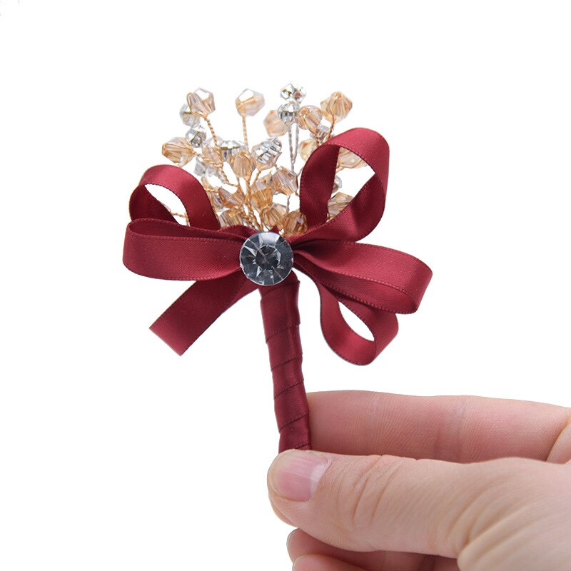 JaneVini luksusowa czerwona róża panna młoda berło złota korona pióro bukiet ślubny perły luksusowe ręcznie kryształbyć winnym kwiaty ślubne gospodarstwa: Matched Corsage