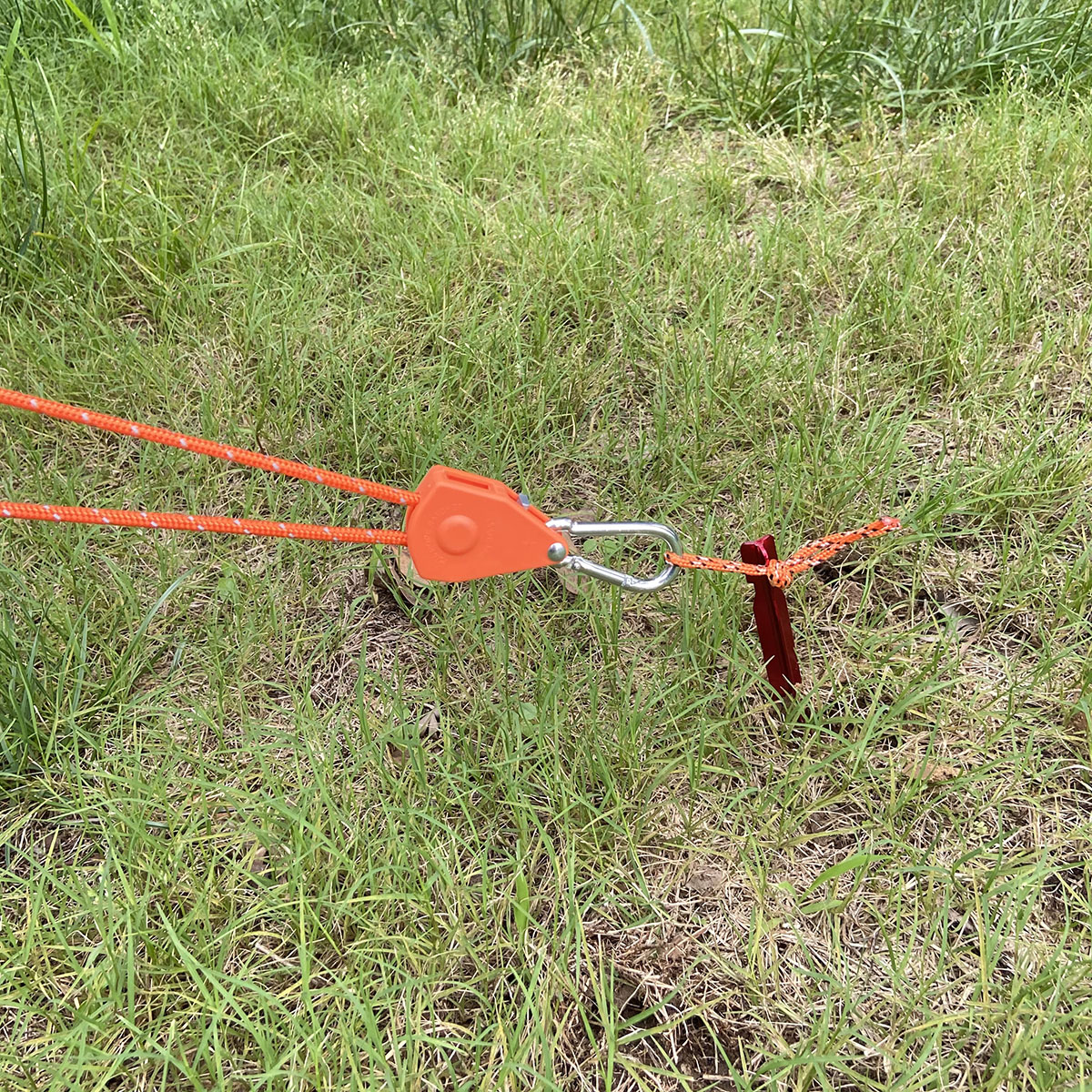 6 stücke Reflektierende Camping Zelt Seil Binden Verschluss Feste Schnalle Rolle Schlüssel Ratsche KleiderbüGel Markise Wind Seil draussen