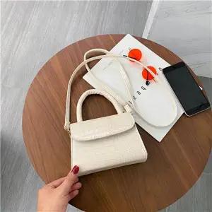 Vrouwen Schoudertas Pu Leer Krokodil Patroon Korte Vrouwen Casual Messenger Tassen Voor Vrouwen Crossbody Tassen Zomer Reizen: WHITE