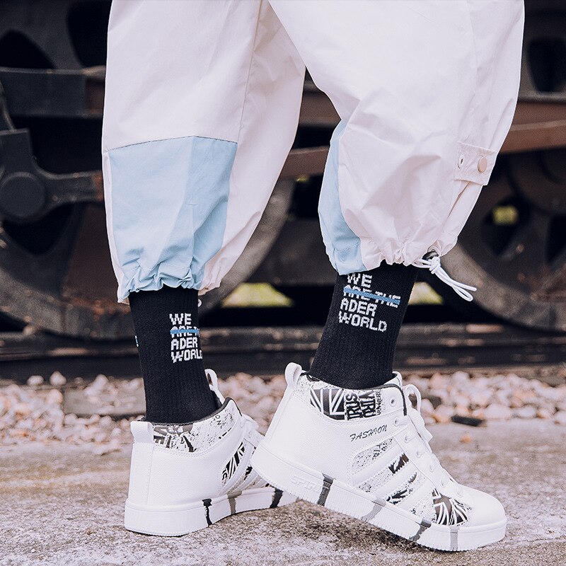 Men Skateboard Socks Funny Socks Ins Harajuku Street Sports Socks Unisex Happy Socks Men Cotton Hip Hop Socks: Black We World
