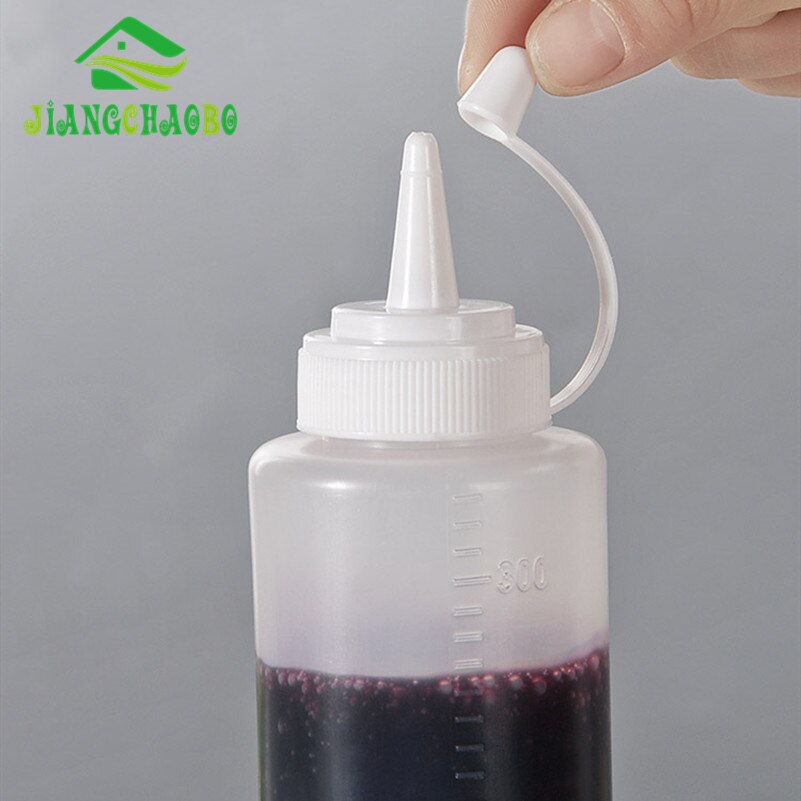 Squeeze Squirt Condiment Bottles with Twist On Cap Lids Ketchup Mustard Mayo Sauces Olive Oil Bottles Kitchen Gadget