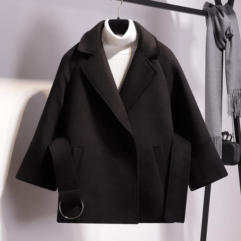 Manteau court en laine pour femme avec ceinture