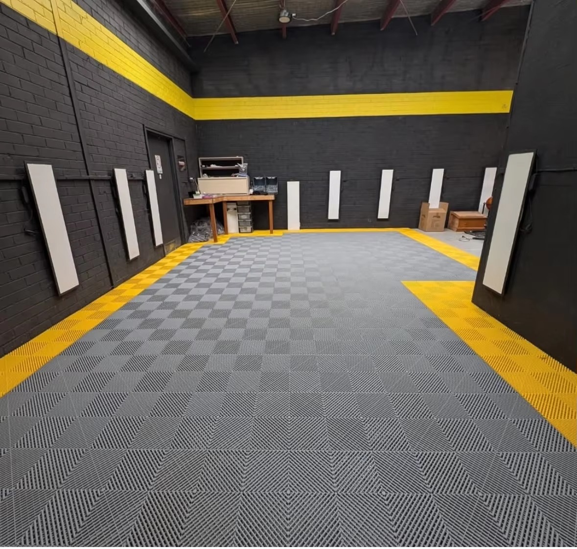 400*400*18mm Anti Slip Garage Flooring Pp Interlocking Floor Modular Workshop Garage Floor Tiles