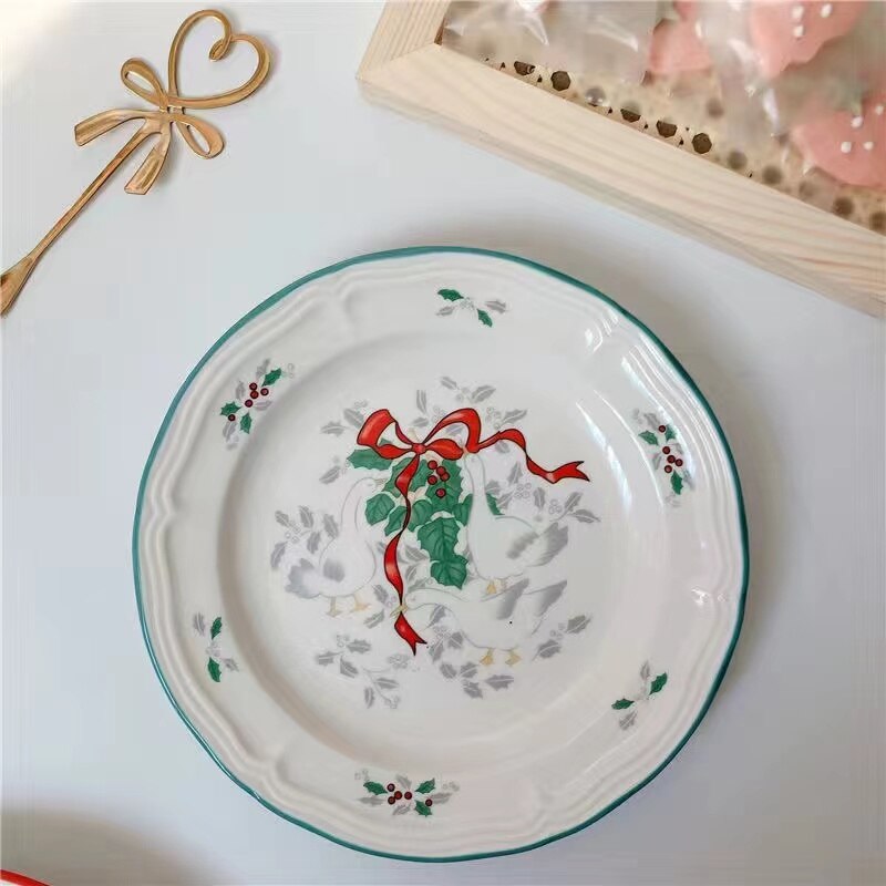 Korean Style Christmas Cartoon Gingerbread Man Ceramic Plate Candy Red Lace Cake Dessert Plate Charger Plates: Green