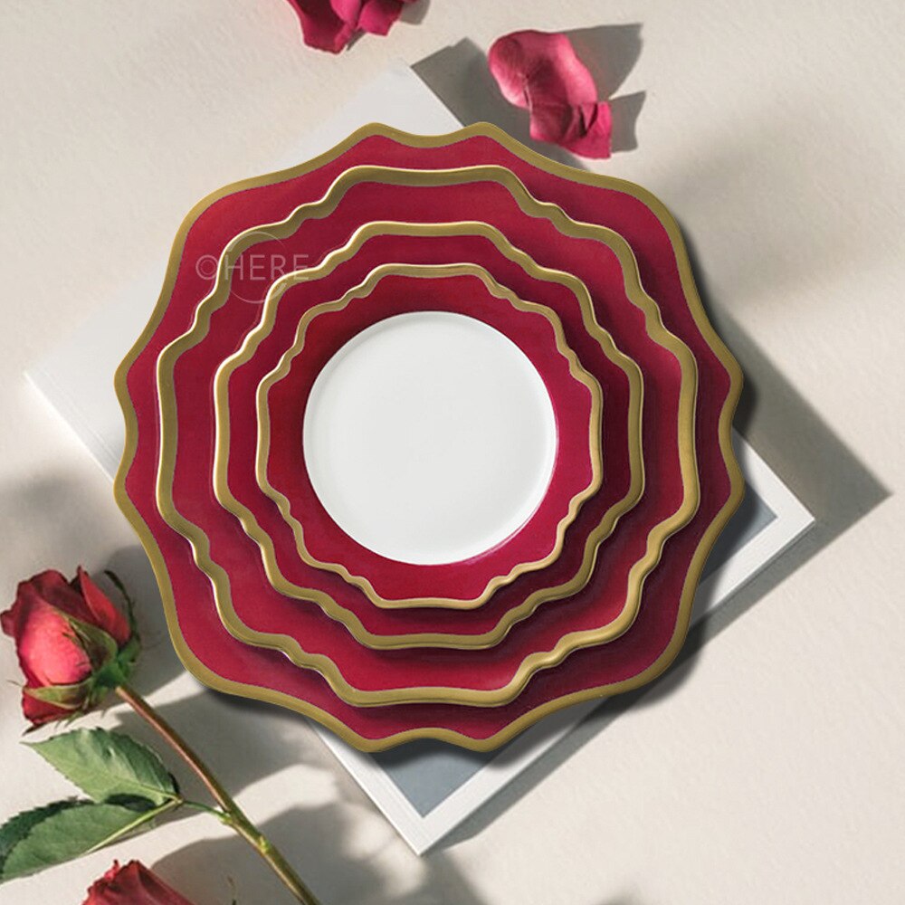Bryllup dekorasjon hotell servise rød 4 deler sett 24k phnom penh blomsterformet fett keramisk tallerken middagstallerken