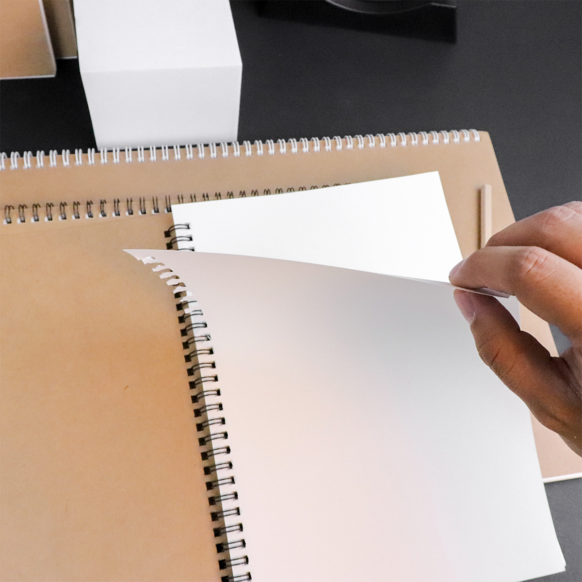 Cuaderno de bocetos , papel grueso, cuaderno en espiral de 160GSM, suministros escolares de arte, Bloc de notas de dibujo con lápiz