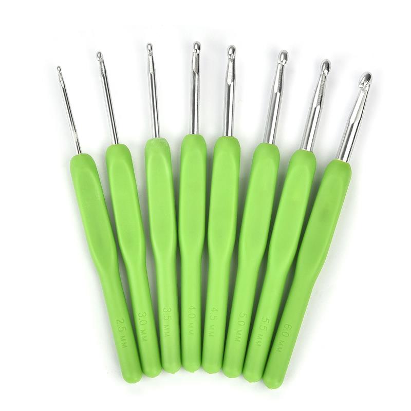 8Pcs Mix Size 2.5mm-6mm Crochet Hook Knit Weave Yarn Craft Knitting Needle Plastic Handle Knitting Hooks Needles Tools Christmas