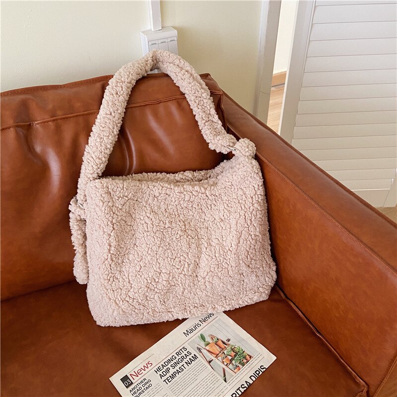 Hylhexyr effen kleur messenger bags winter pluche dames boodschappentassen zachte bont handtas portemonnee schoudertas met lusgesp: Melkthee