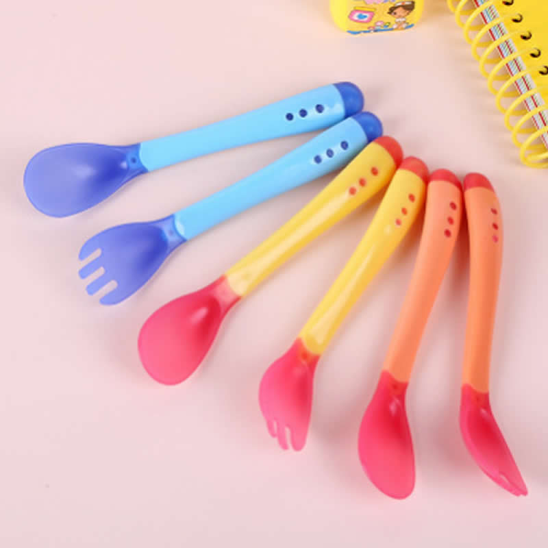 Handy Heat Sensing Thermal Spoon Baby Kids Weaning Silicone Head Tableware Baby Soft Head Safety Temperature Spoon Infant