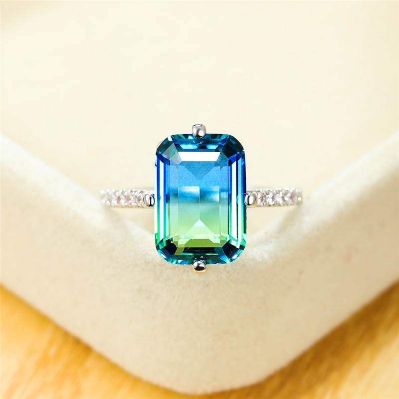 Jahrgang Weibliche Regenbogen Kristall Stein Ring Klassische Silber Farbe Dünne Hochzeit Ringe Für Frauen Charme Braut Platz Engagement Ring