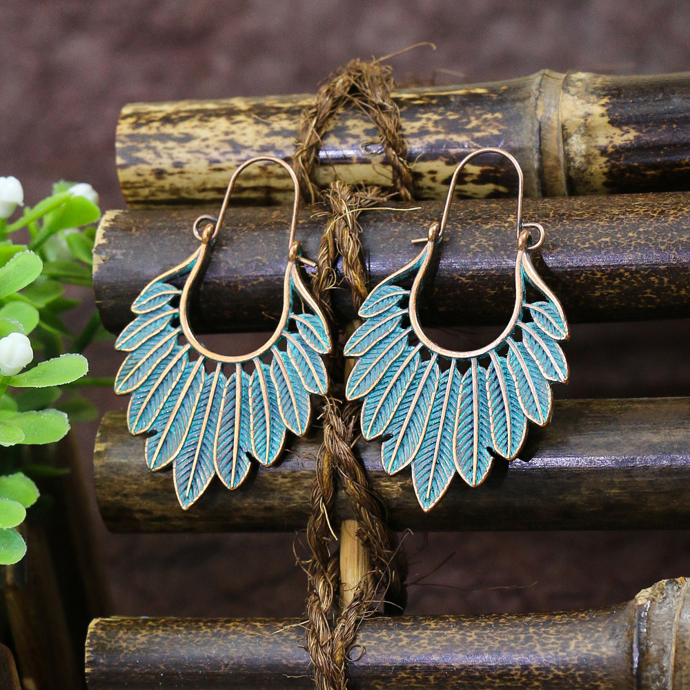 Pendientes bohemios étnicos Vintage de Color bronce para mujer, aretes colgantes geométricos de flor tallada en piedra azul clásica, joyería Jhumka: Cobalto violeta