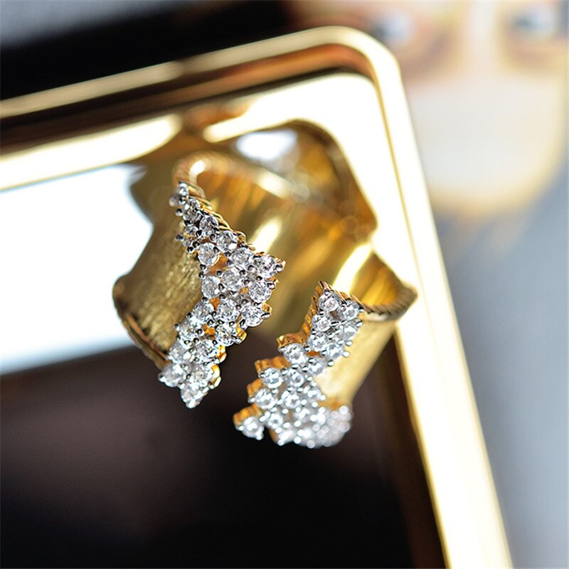 Anello di pietra di zircone bianco femminile di lusso anello di fidanzamento classico Color oro grande fascino fedi nuziali rotonde di cristallo per le donne