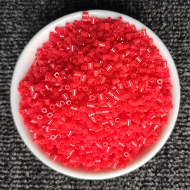 1000 sztuk/paczka 2.6mm Mini koraliki bezpiecznikowe Pixel Puzzle koraliki do topienia żelaza do tworzenia biżuterii DIY wysokiej jakości ręcznie robiona zabawka edukacyjna: violet