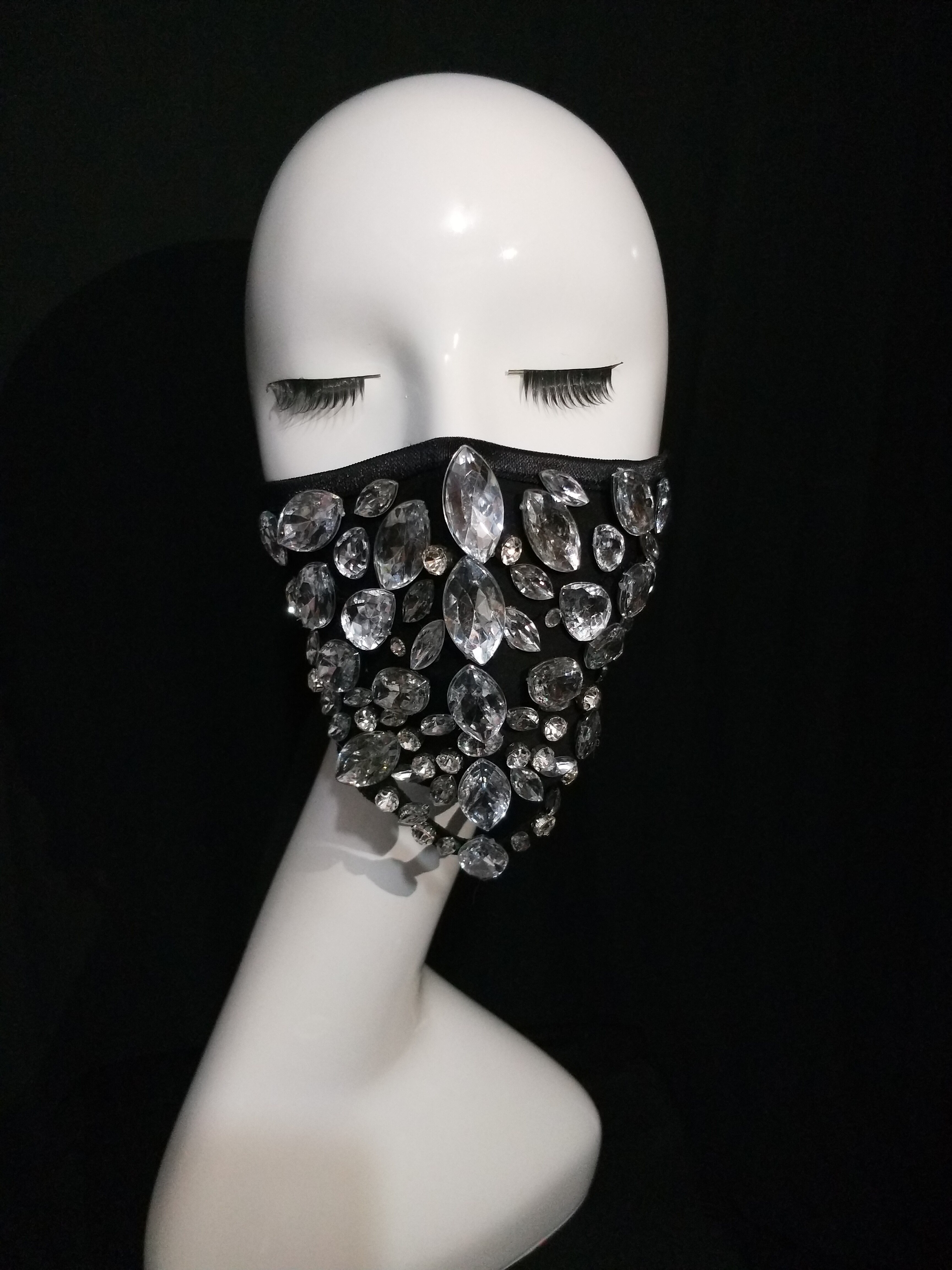 Goud zilver rode stenen maskers performance show dragen kostuum strass steentjes maskers