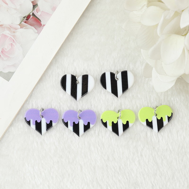 Abalorios acrílicos con estampado de dos lados, 12 piezas, corazón, rayas blancas y negras, joyería para collar, fabricación artesanal