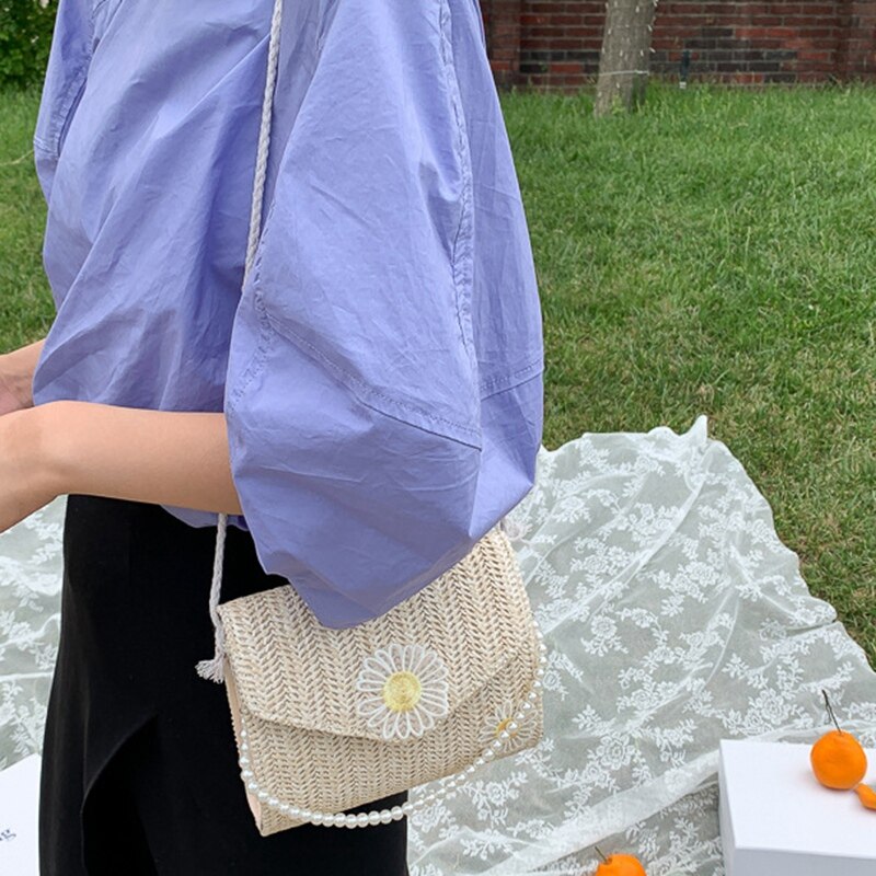 Halmvävd väska kvinnlig vävd axel liten fyrkantig väska wild pearl crossbody-väska