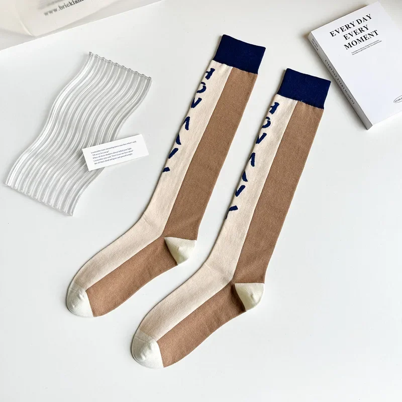 Damesmode Persoonlijkheid Trend Retro Veelzijdige Koreaanse sokken Knielengte sokken: Goud