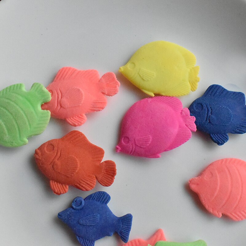 10 stk / lot tegneserie eva fisk form eva vokse op legetøj børnenes favor legetøj vokser i vand akvarium hjem dekorationer