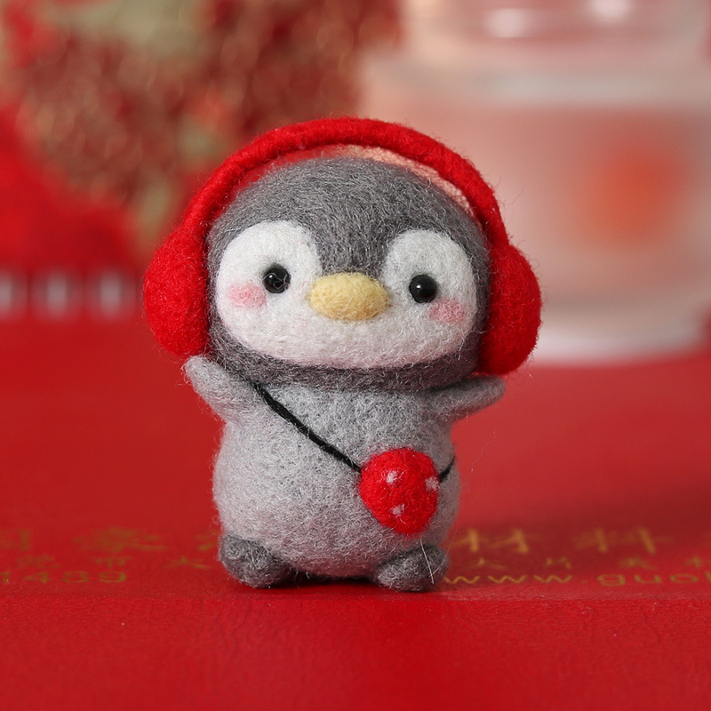 Unfinished Felt Kit 2021 New Christmas New Year Penguin Wool Needle Felt Kit Diy Material Bag Handmade Doll Package Toy: E
