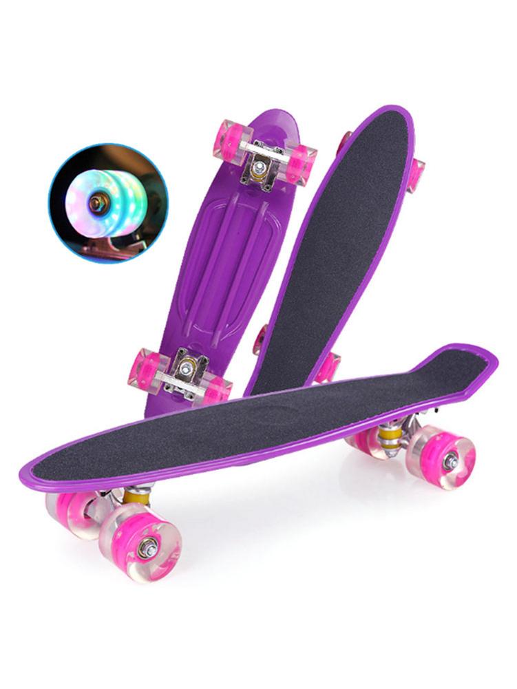 22 inches firehjulet mini retro skateboard pu frostet bord med led blinkende hjul cruiser børns scooter børn skateboard: Lilla