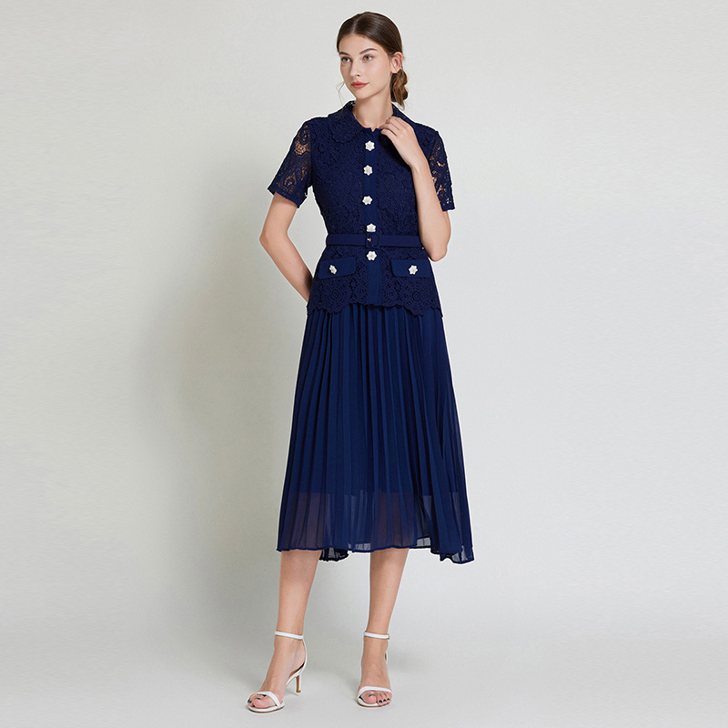 Conjunto oco de duas peças para mulheres, camisa bordada com colarinho de boneca, terno de saia midi plissada, cinto bordado, blusa com renda, passarela, verão