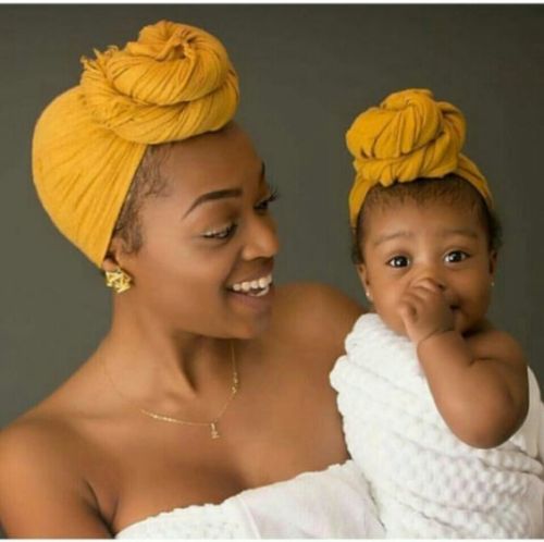 Turban knut bobble mössa 1 st mamma barn bebis pojkar tjejer vinter varm stickad mössa solid knut mjuka familjekepsar