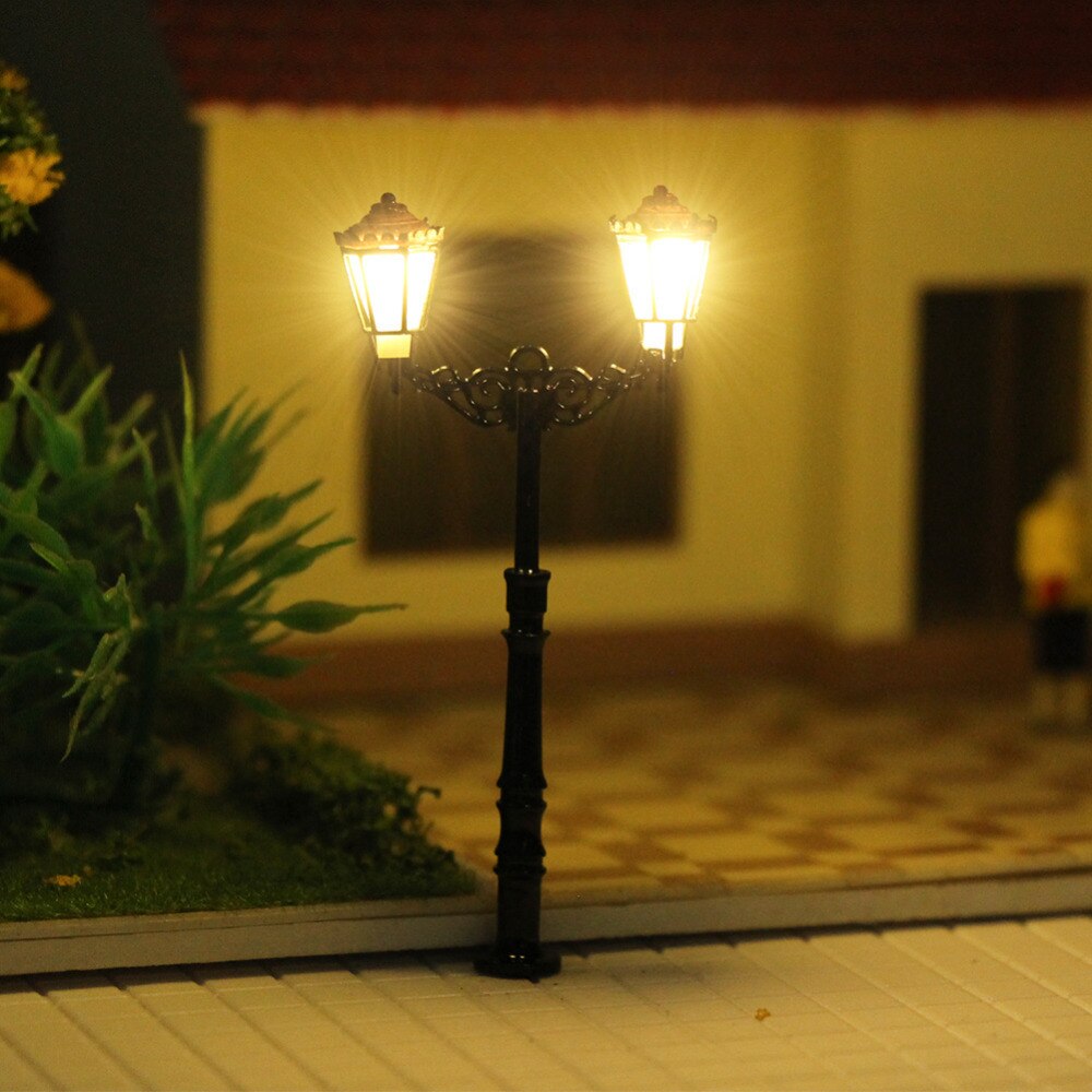 3 stuks n-schaal lantaarnpaal dubbele koppen 50mm 1:150 straatverlichting modelspoor trein leds miniatuur lqs 77n