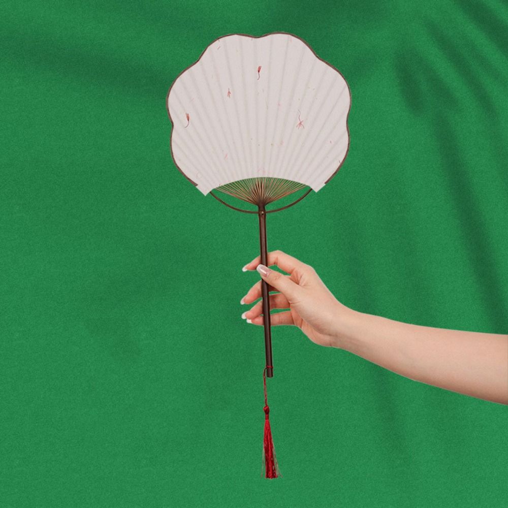 Klasyczny bambusowy wachlarz z papieru, dekoracyjny wachlarz w stylu chińprzejrzeć z papieru ryżowego z frędzlami, wachlarz ręczny, rekwizyty robić występów.