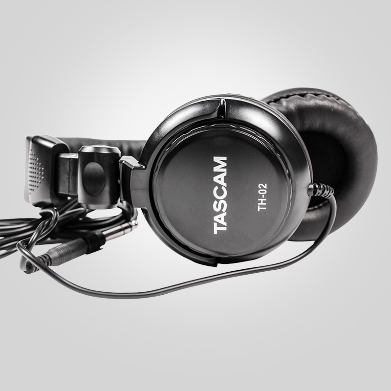 Tascam TH-02 Gesloten Terug Studio Hoofdtelefoon Zwart met gewatteerde hoofdband en oorkussens studio opname monitor hoofdtelefoon